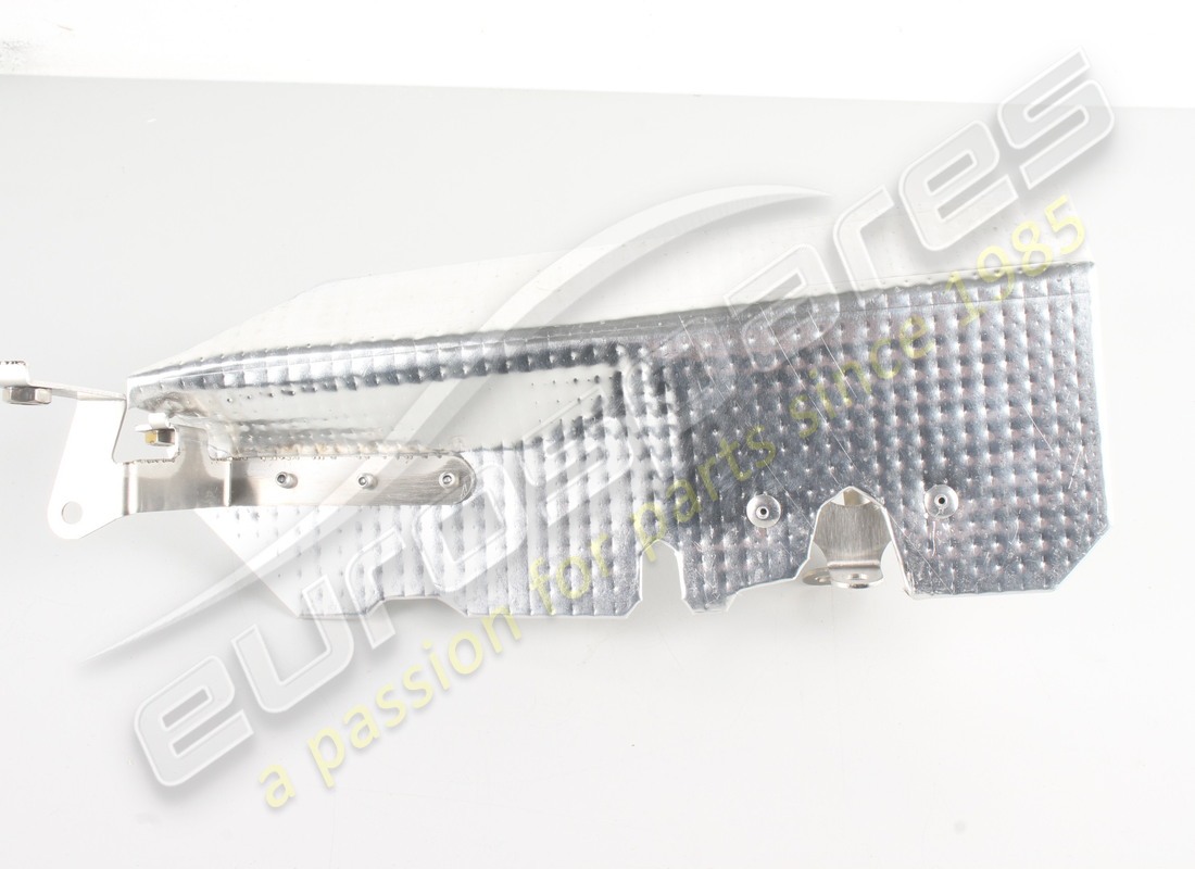 nouveau bouclier thermique ferrari. numéro de pièce 272830 (2)