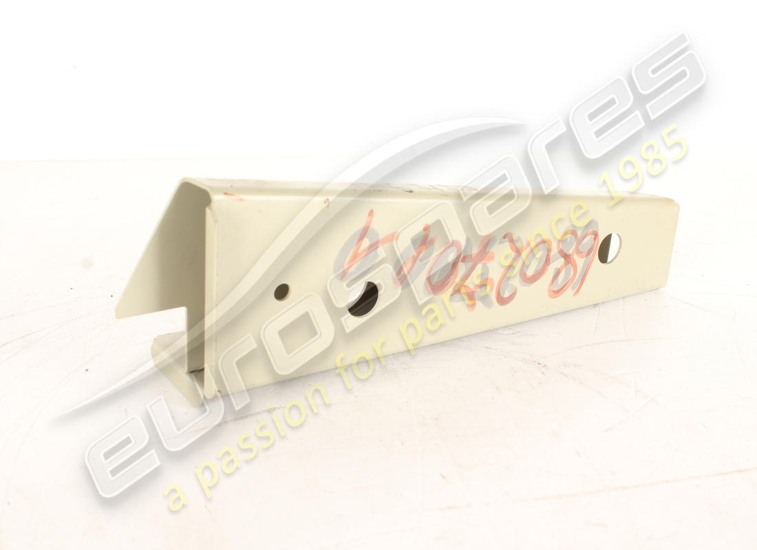 nouveau support latéral droit ferrari. numéro de pièce 68027011 (2)