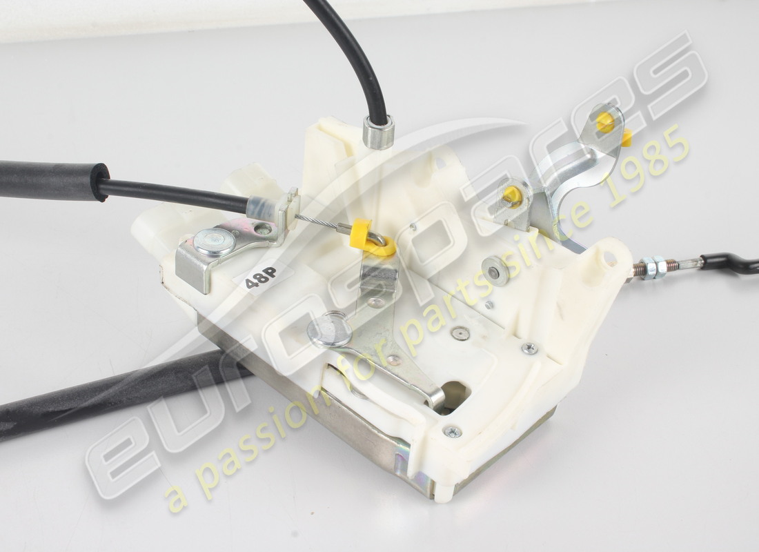 nouvelle serrure de porte gauche complète ferrari. numéro de pièce 69998100 (2)