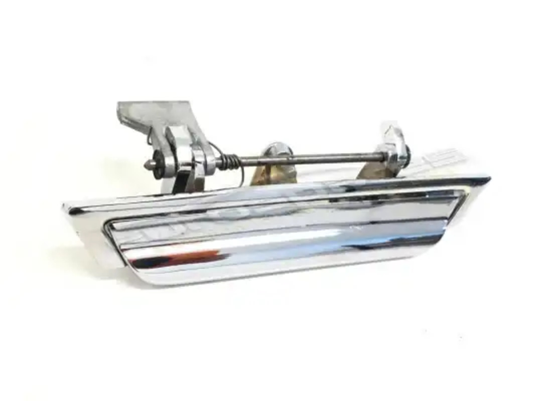 NOUVELLE POIGNÉE DE PORTE DROITE Eurospares . NUMÉRO DE PIÈCE 2423028002 (1)