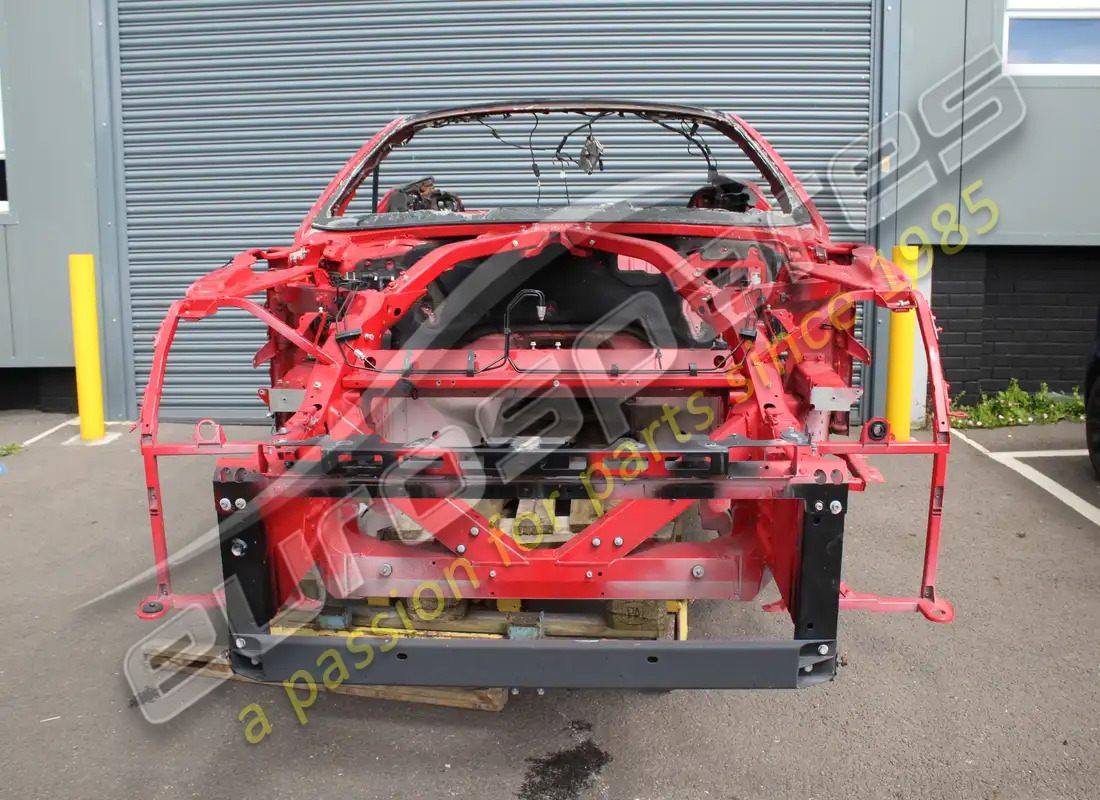 UTILISÉ Ferrari CHÂSSIS AVANT. NUMÉRO DE PIÈCE EAP1480019 (1)
