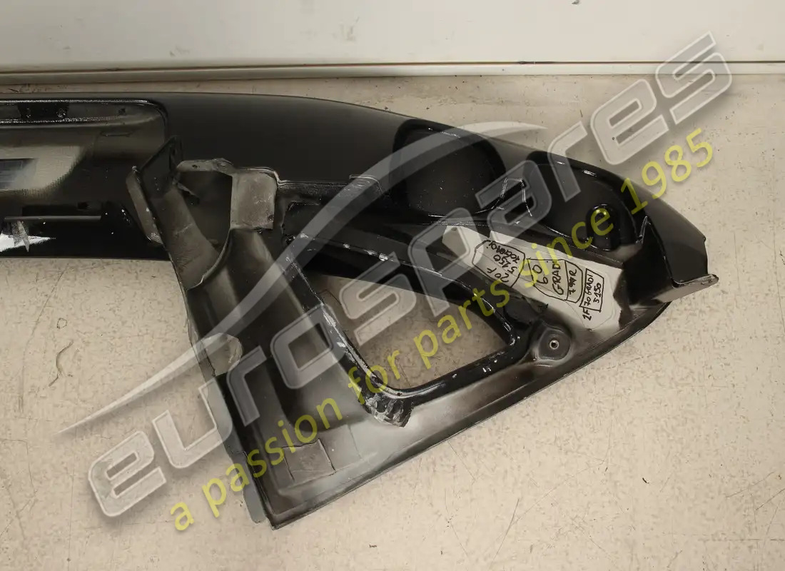 nouveau (autre) ferrari spoiler arrière complet. numéro de pièce 949122 (7)