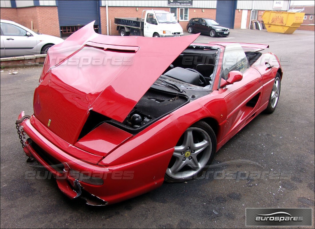 ferrari 355 (5.2 motronic) en préparation pour démantèlement à eurospares