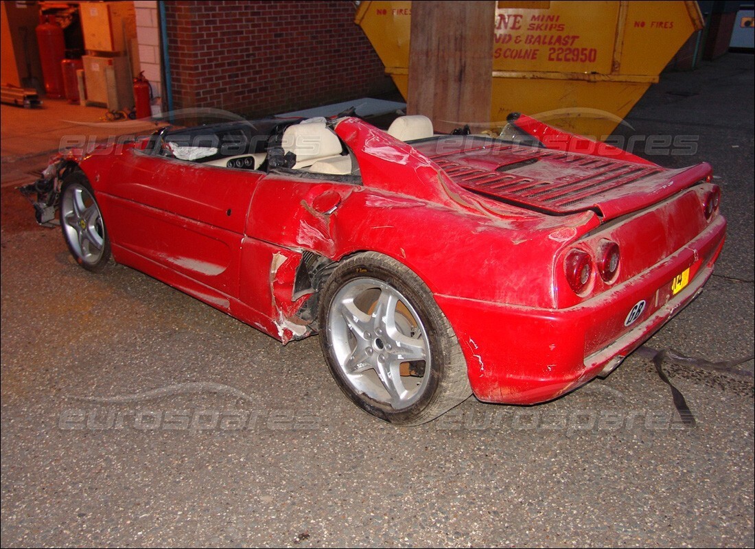 ferrari 355 (5.2 motronic) en préparation pour démantèlement à eurospares