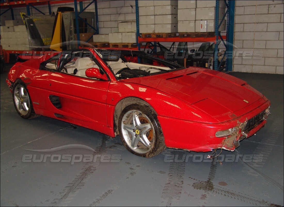 ferrari 355 (5.2 motronic) en préparation pour démantèlement à eurospares