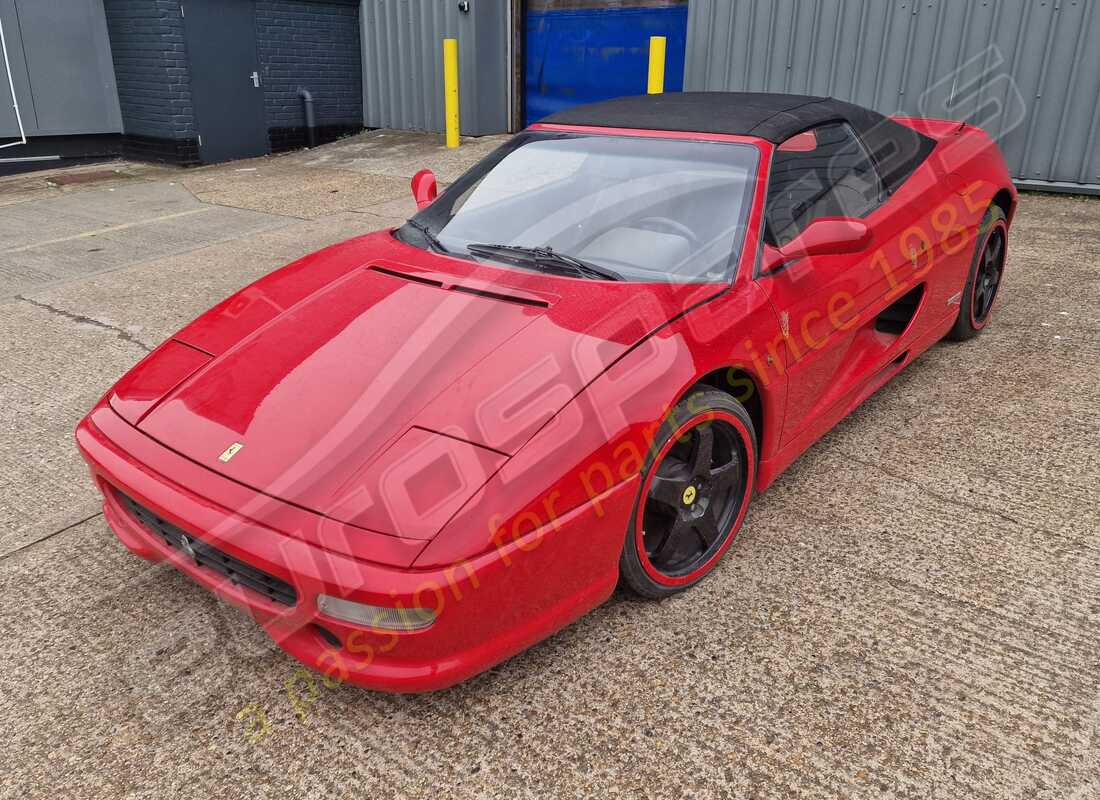 ferrari 355 (2.7 motronic) en préparation pour démantèlement à eurospares