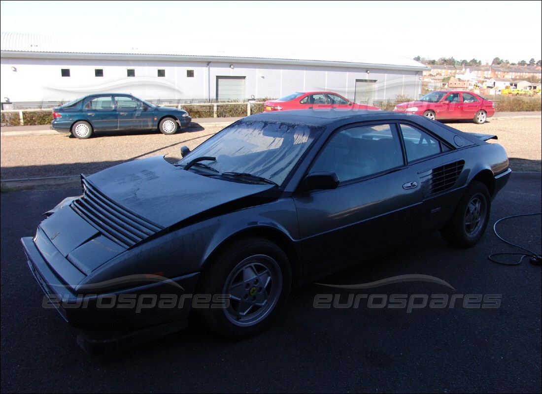 ferrari mondial 3.2 qv (1987) avec 74,889 miles, en préparation pour le démontage #9