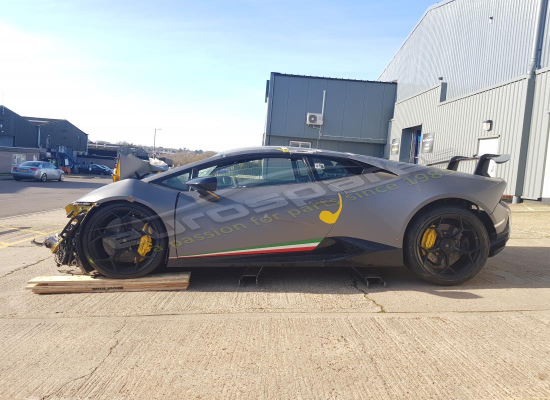 lamborghini performante coupe (2018) avec 0 miles, en préparation pour le démontage #2