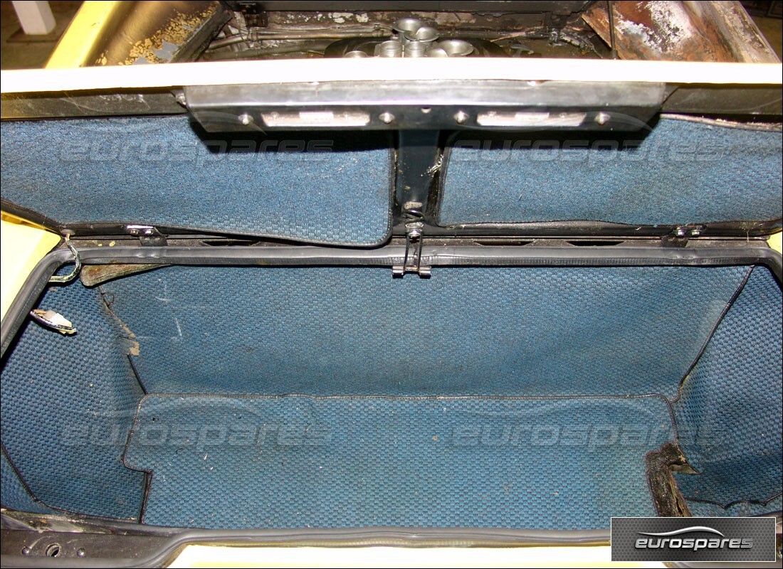 ferrari 308 gt4 dino (1976) avec 26,000 miles, en préparation pour le démontage #10