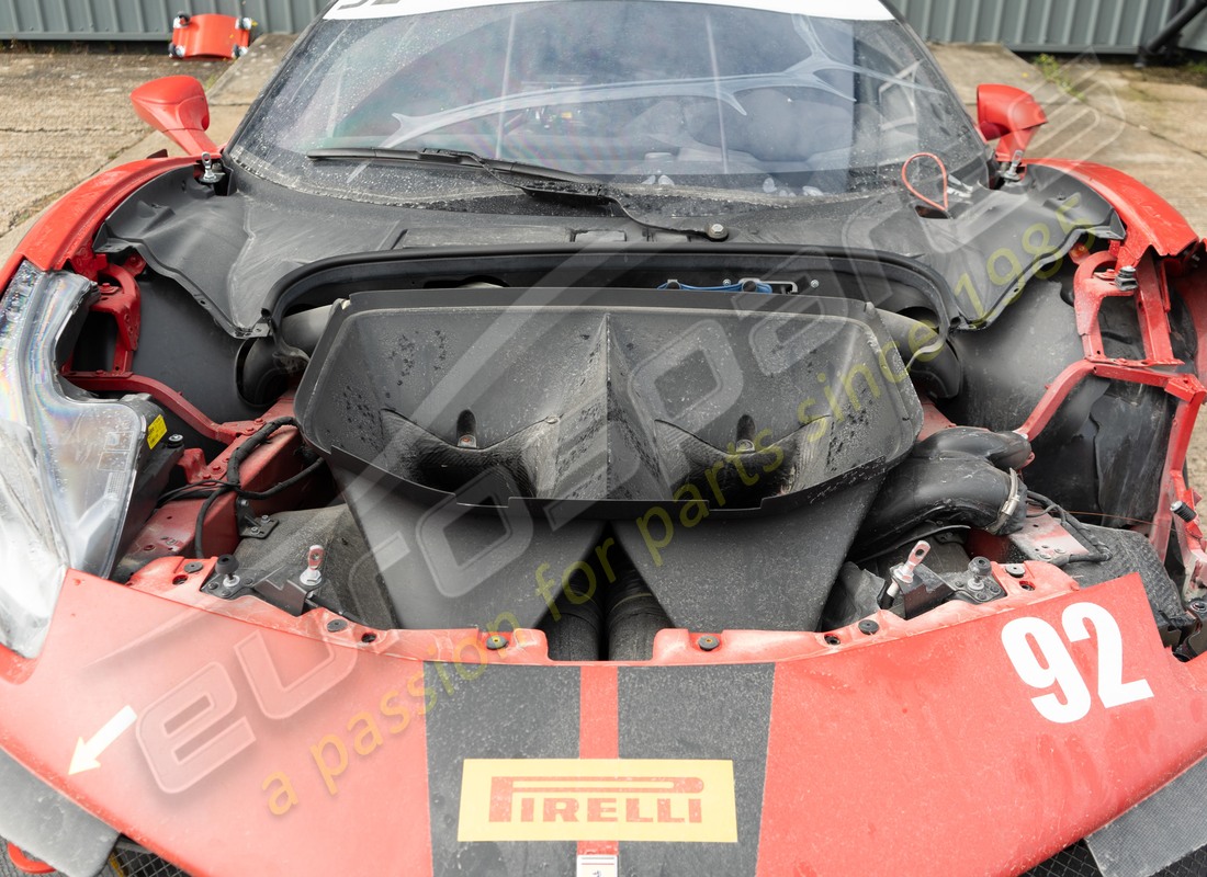 ferrari 488 challenge avec 3900km, en préparation pour le démontage #23
