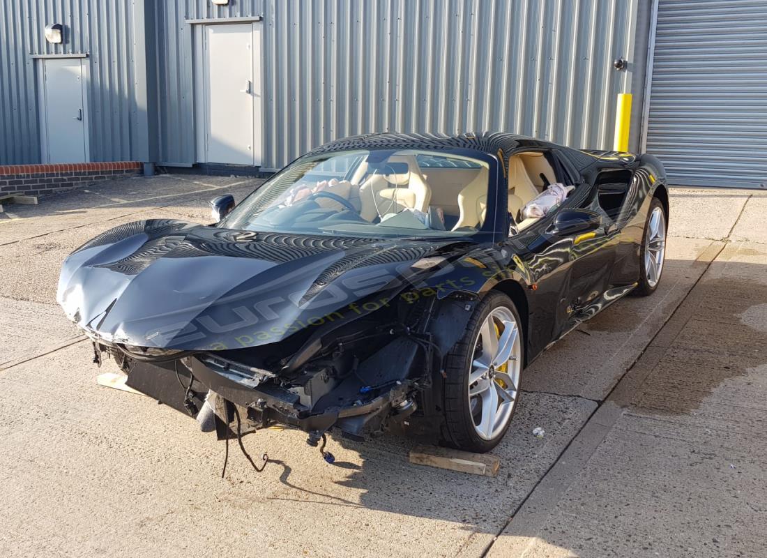 ferrari 488 spider (rhd) en préparation pour démantèlement à eurospares