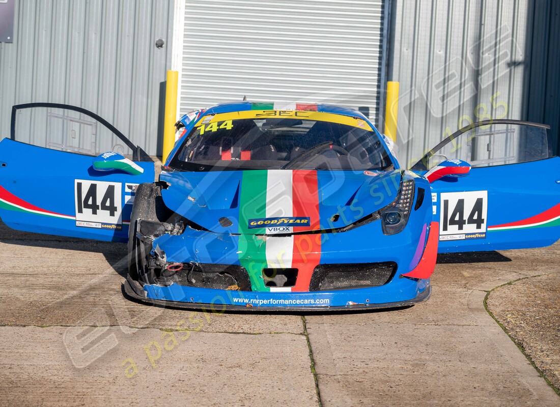 ferrari 458 challenge avec 28080 kms, en préparation pour le démantèlement #8