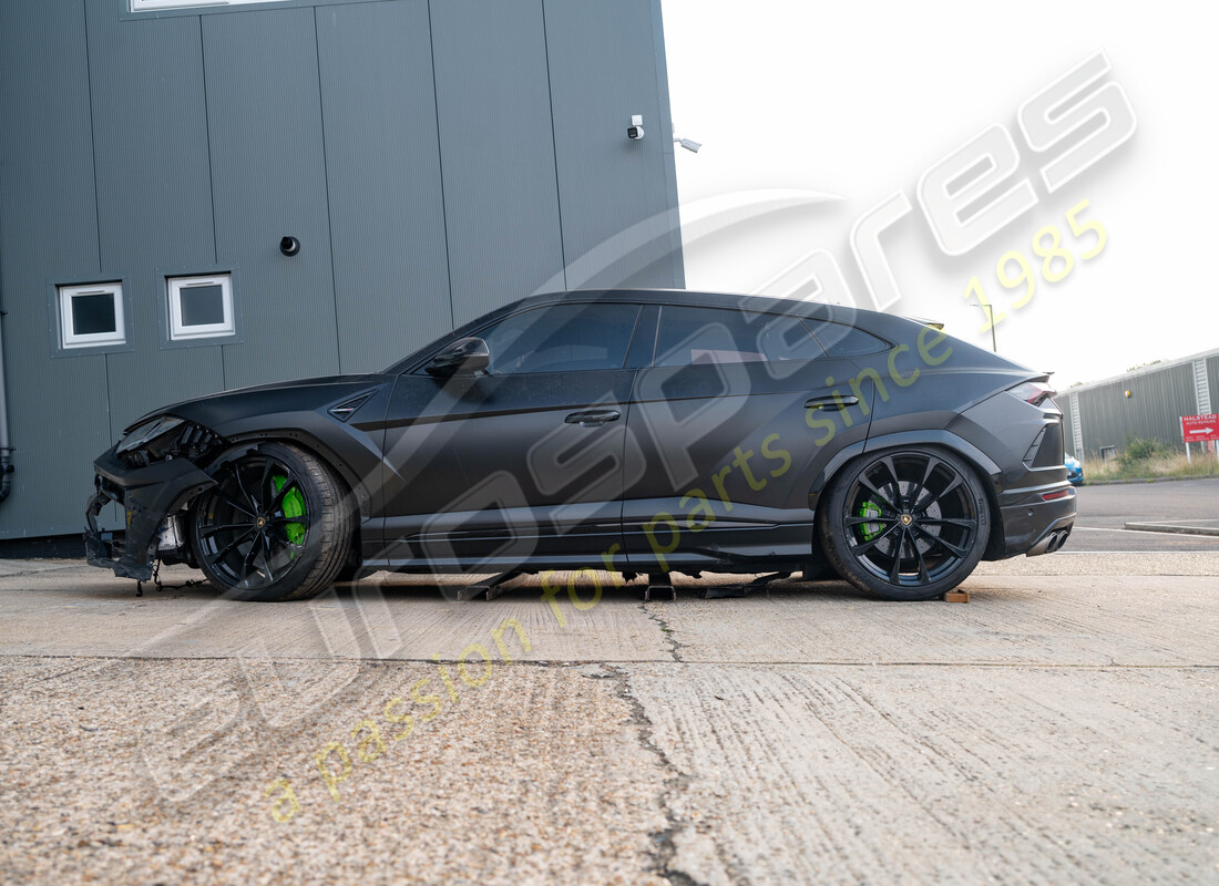 lamborghini urus (2022) avec 11402, en préparation pour le démantèlement #6