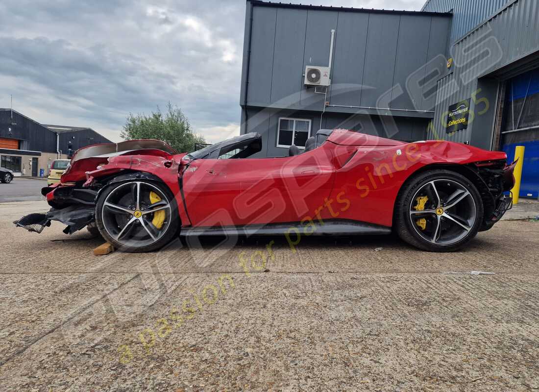 ferrari 296 gts avec 2525 miles, en préparation pour le démontage #2