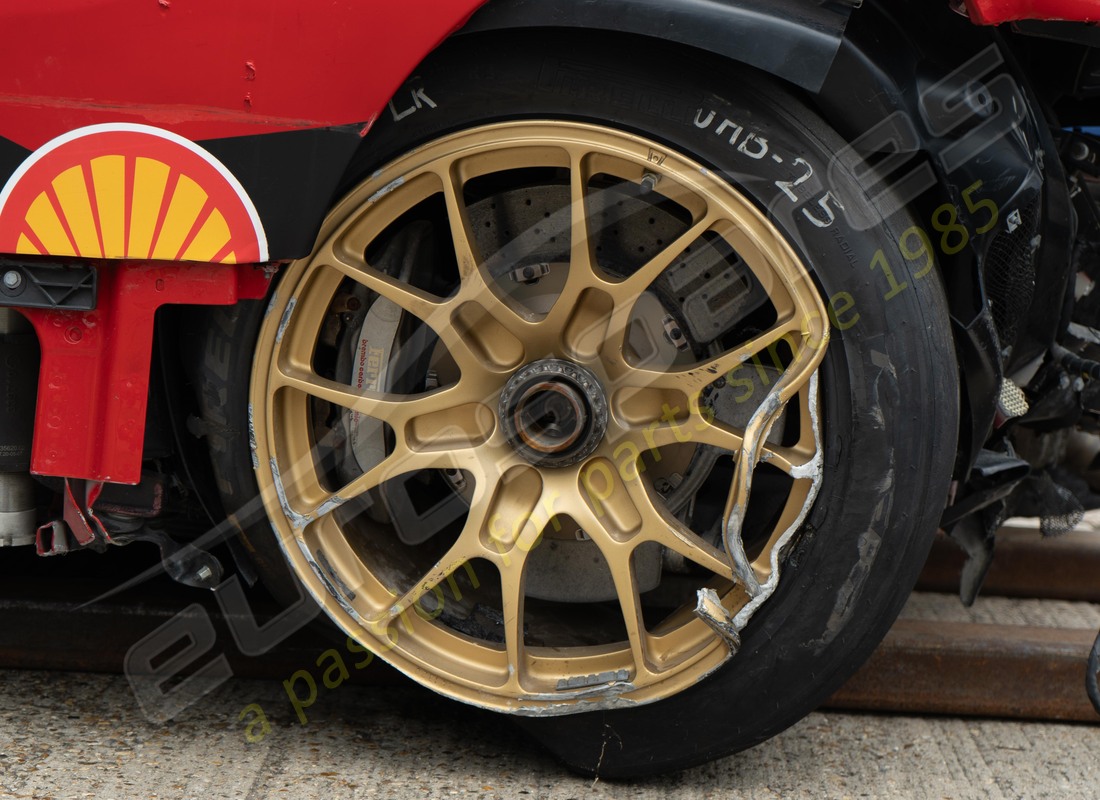 ferrari 488 challenge avec 3900km, en préparation pour le démontage #26