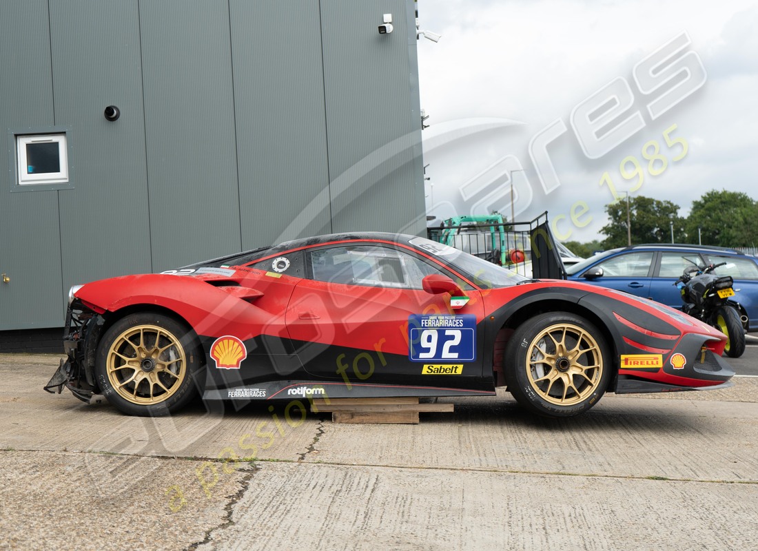 ferrari 488 challenge avec 3900km, en préparation pour le démontage #6