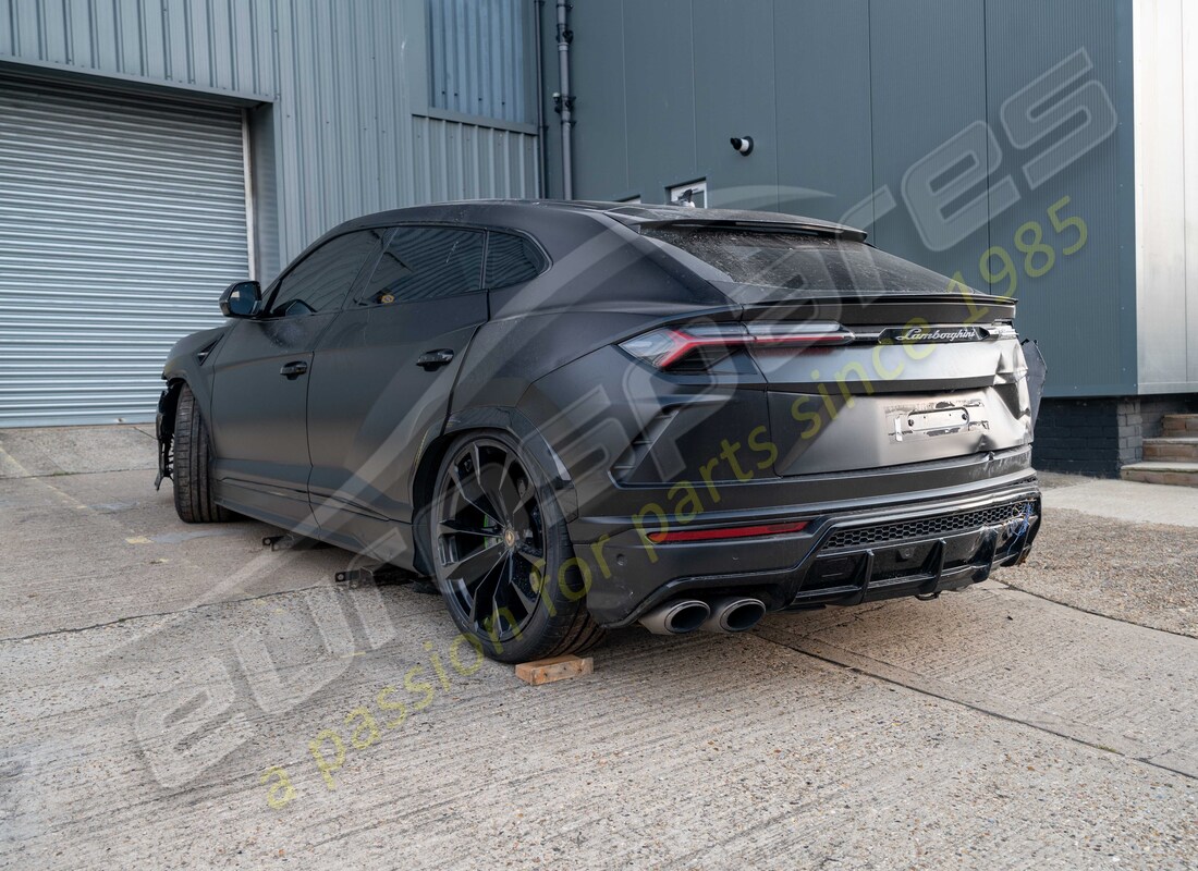 lamborghini urus (2022) avec 11402, en préparation pour le démantèlement #5