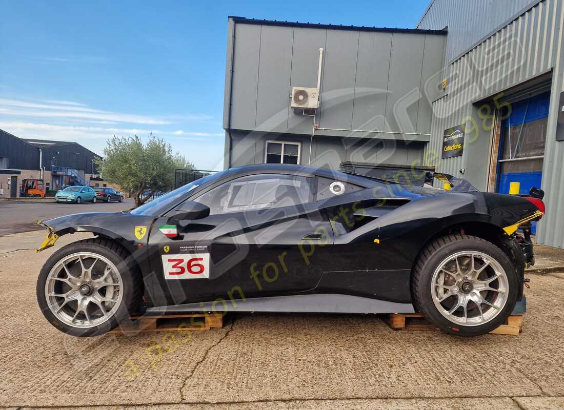 ferrari 488 challenge avec 3,603 kilomètres, en préparation pour le démantèlement #2