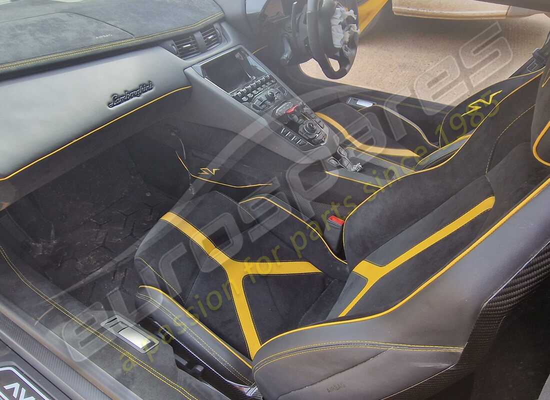 lamborghini 2016 (lp750-4 sv coupe) avec 6,468 miles, en préparation pour le démontage #10