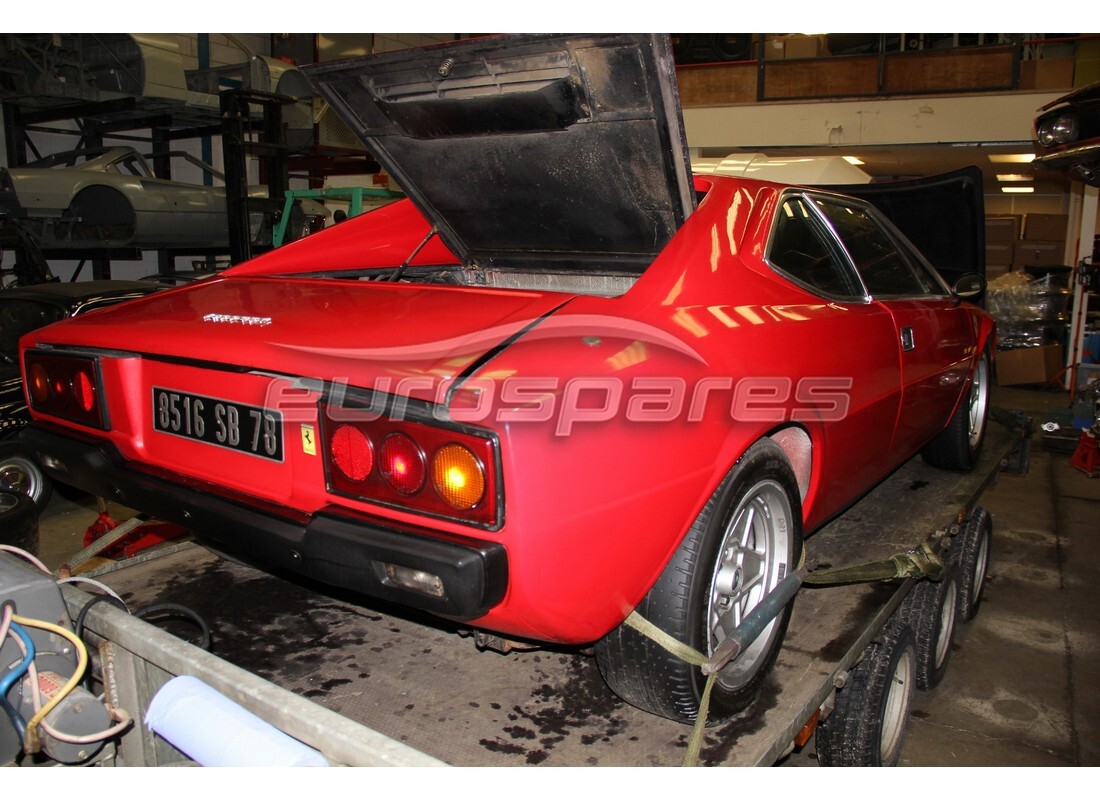 ferrari 308 gt4 dino (1979) avec 76,879 kilomètres, en préparation pour le démantèlement #3
