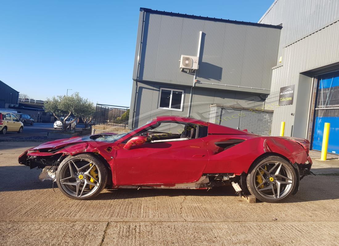 ferrari f8 spider avec 940 miles, en préparation pour le démontage #3