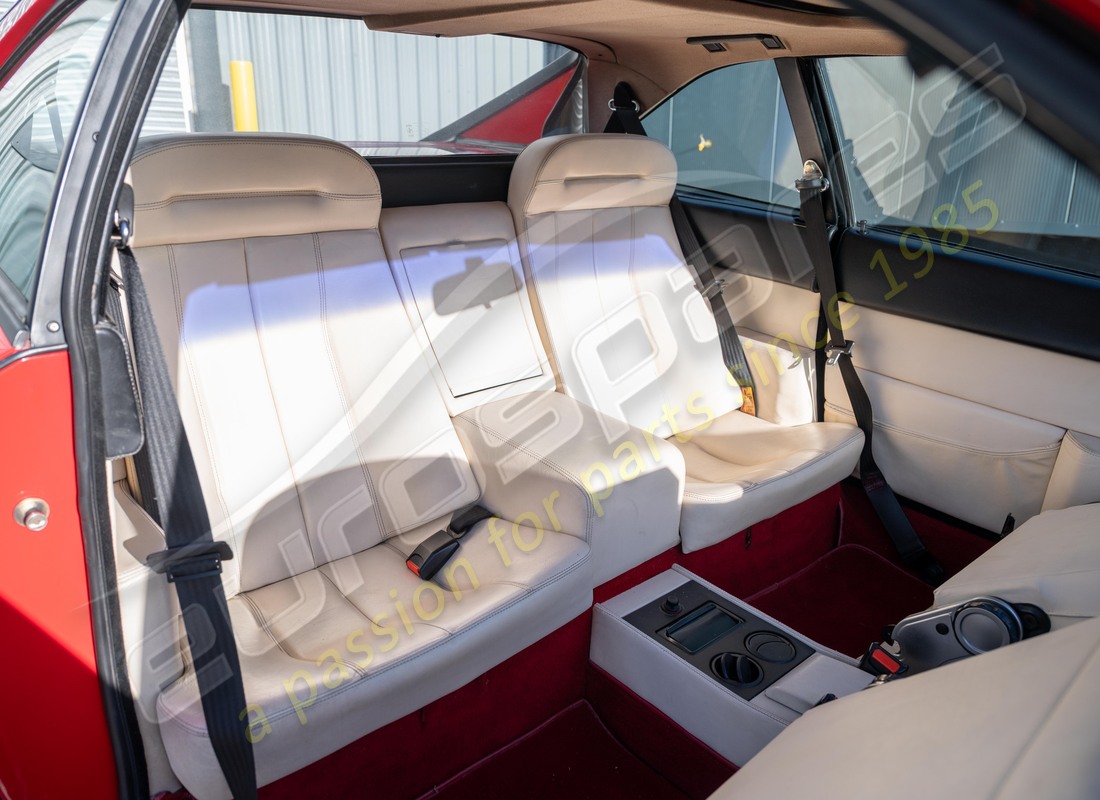 ferrari mondial 3.2 qv (1987) avec 83223, en préparation pour le démontage #12