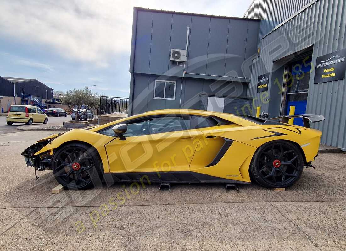 lamborghini 2016 (lp750-4 sv coupe) avec 6,468 miles, en préparation pour le démontage #2