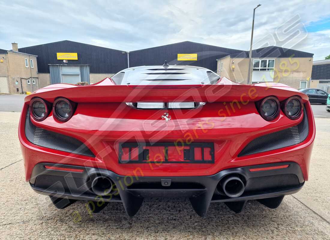 ferrari f8 tributo avec 973 miles, en préparation pour le démontage #4