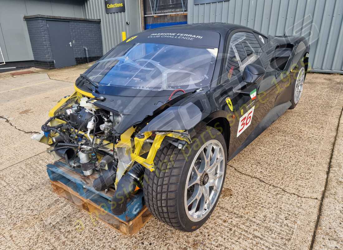 ferrari 488 challenge en préparation pour démantèlement à eurospares