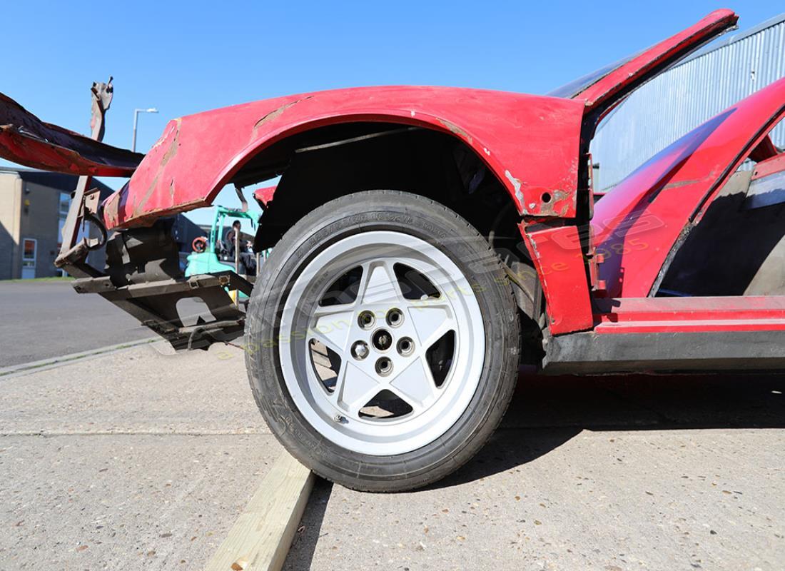 ferrari 328 (1988) avec n/a, en préparation pour le démontage #14