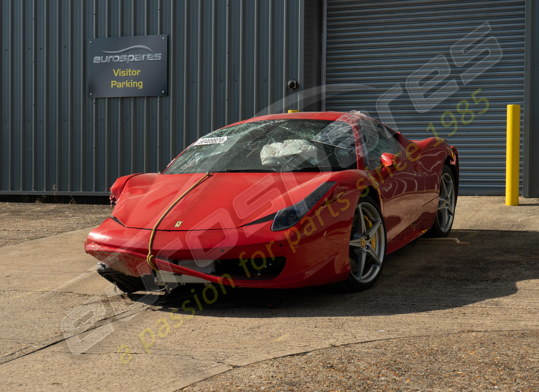 ferrari 458 italia (rhd) en préparation pour démantèlement à eurospares