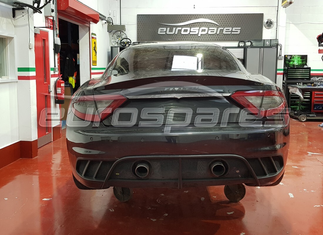 maserati granturismo mc stradale (2011) avec 14,000 kilomètres, en préparation pour le démantèlement #7