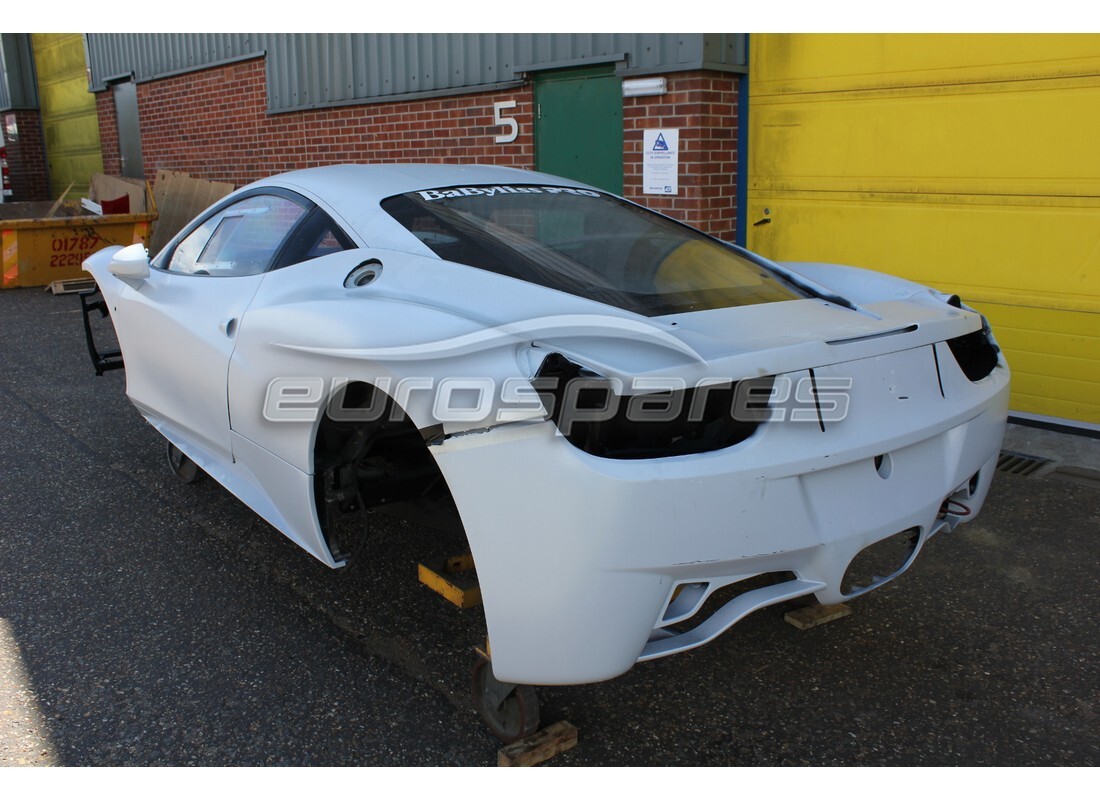 ferrari 458 challenge avec inconnu, en préparation pour le démontage #4