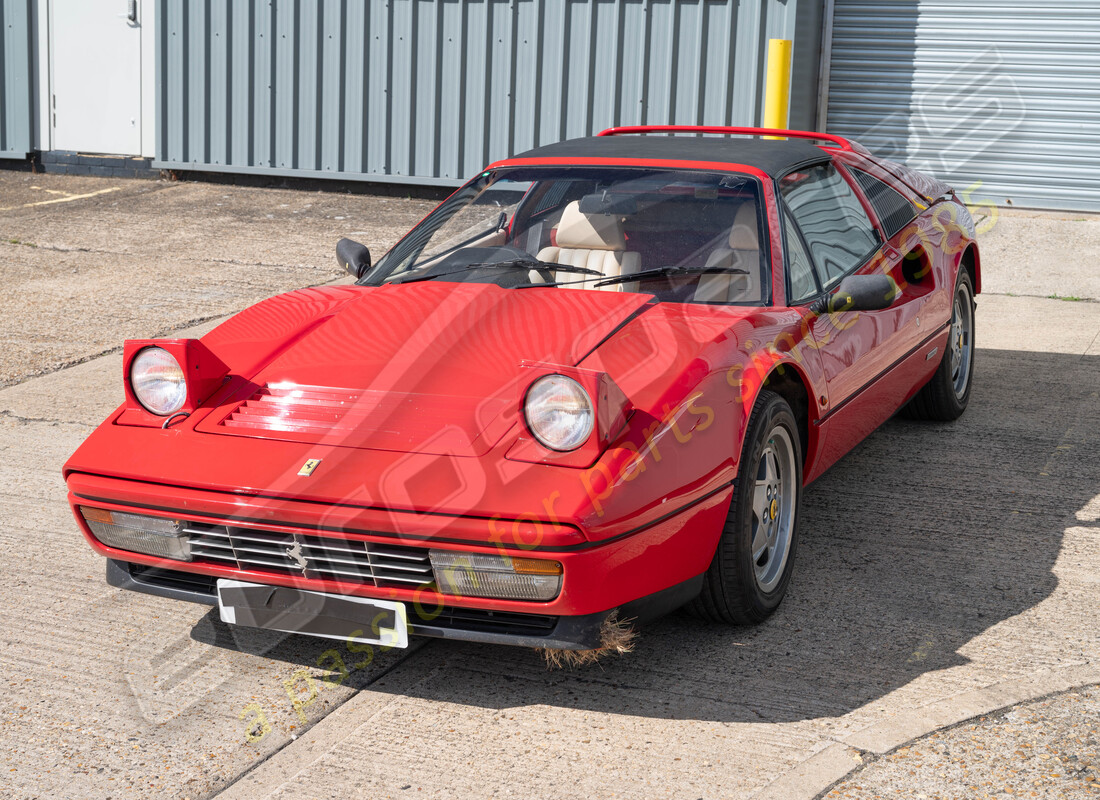 ferrari 328 (1988) en préparation pour le démantèlement #1