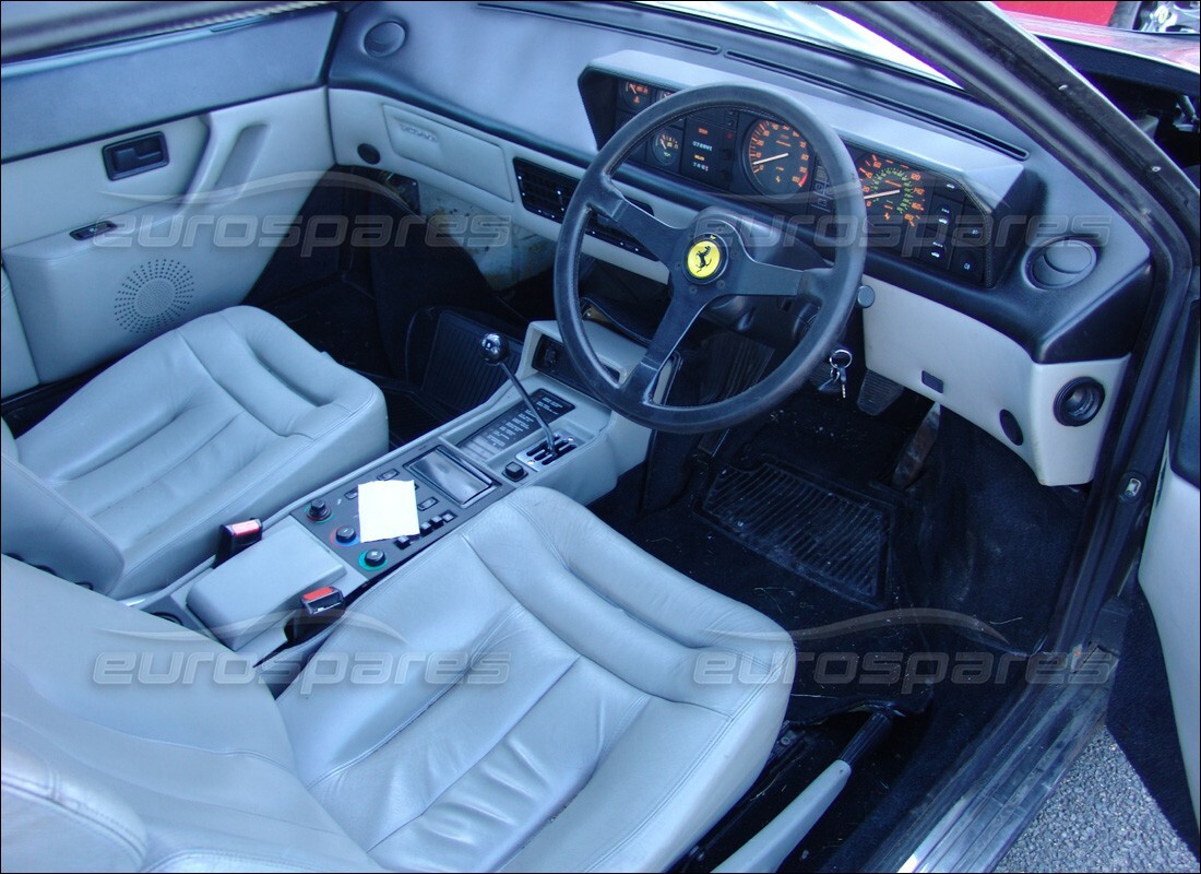 ferrari mondial 3.2 qv (1987) avec 74,889 miles, en préparation pour le démontage #7