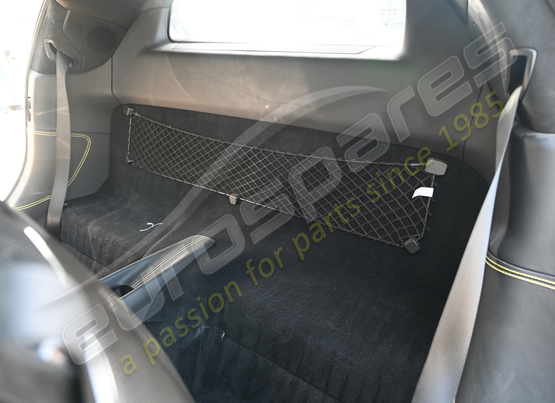 ferrari 296 gtb avec une estimation d'environ 1300 miles (à confirmer), en cours de préparation pour le démontage #20