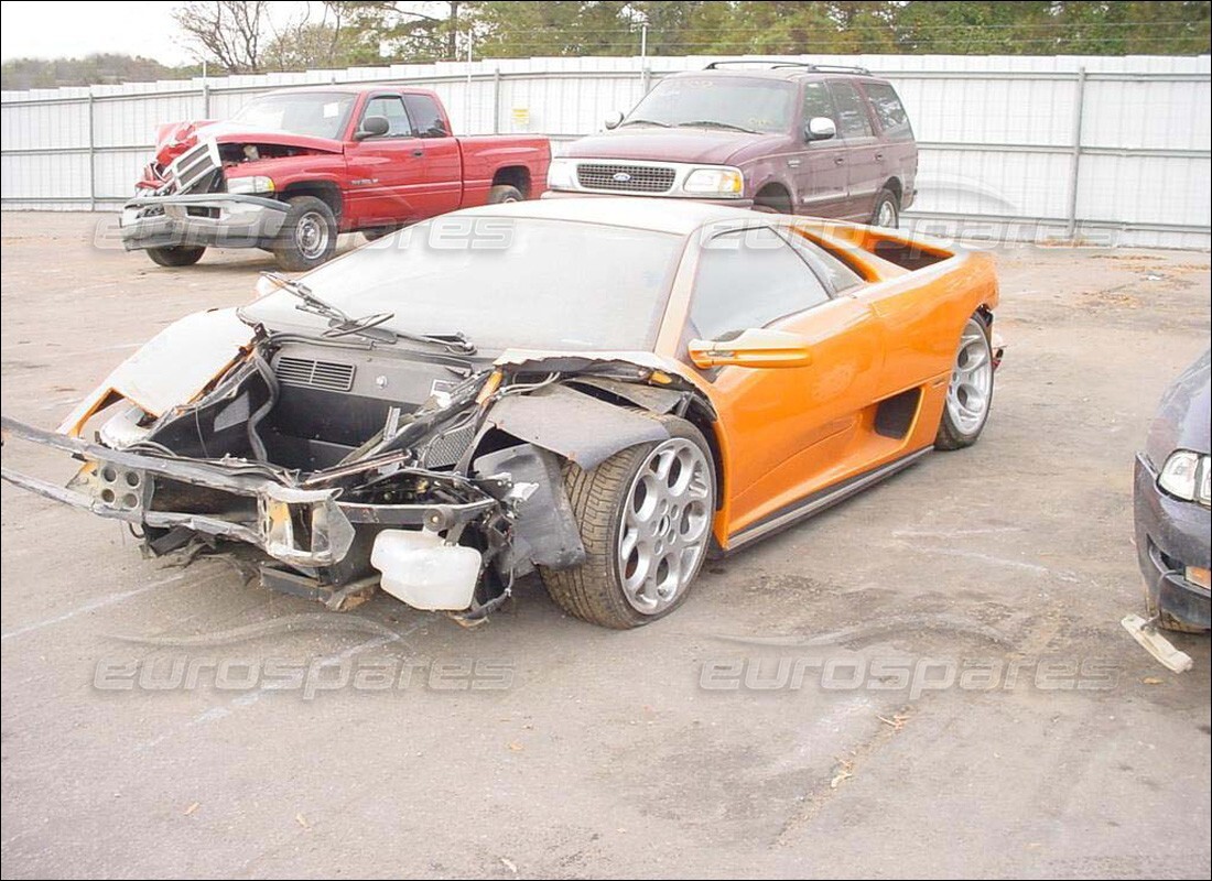 lamborghini diablo 6.0 (2001) en préparation pour démantèlement à eurospares