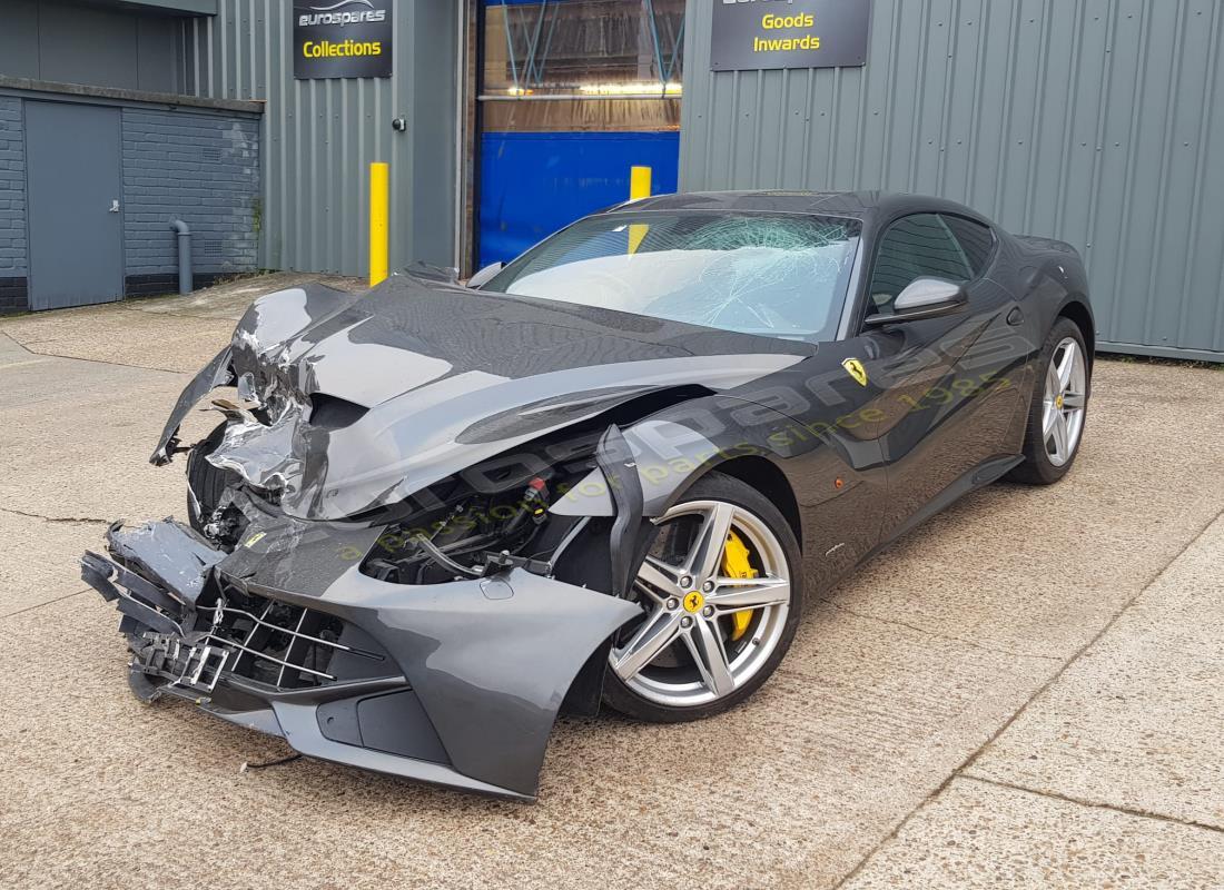 ferrari f12 berlinetta (rhd) en préparation pour démantèlement à eurospares