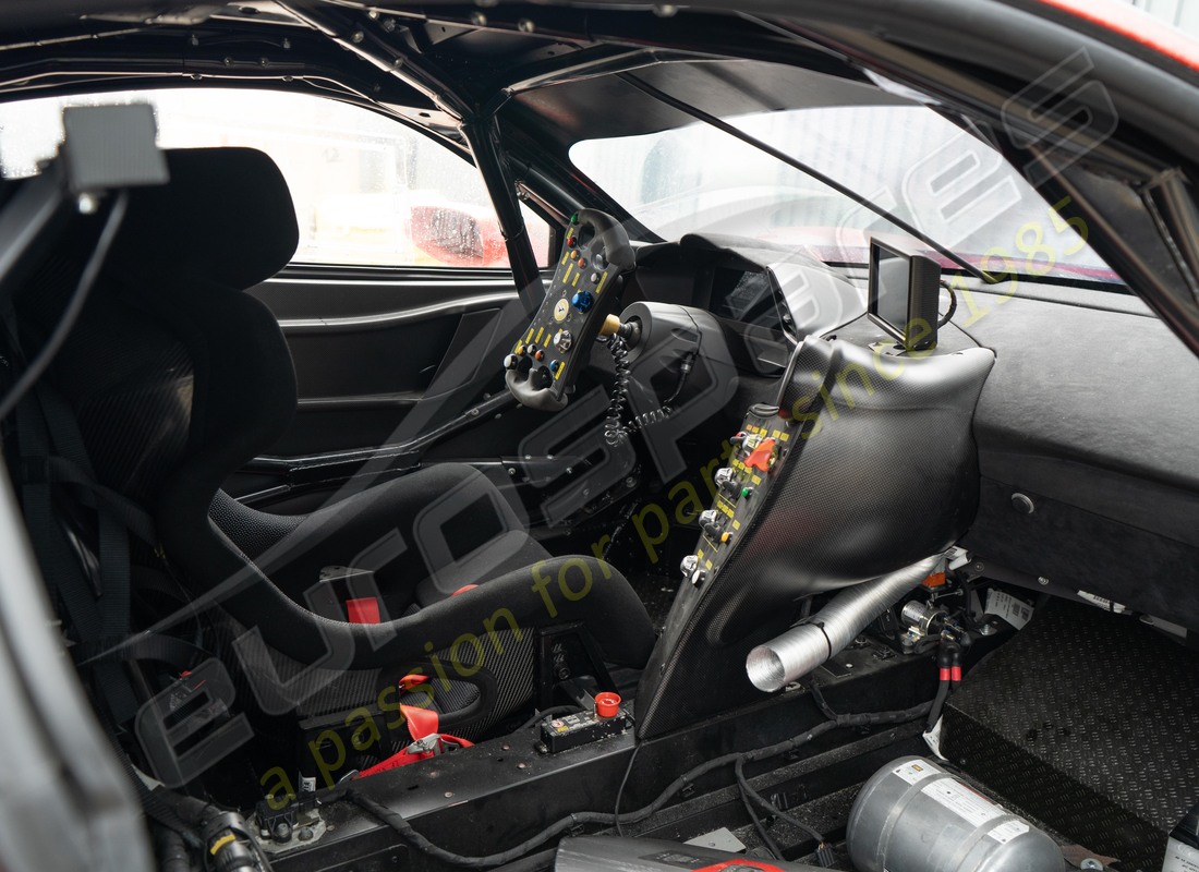 ferrari 488 challenge avec 3900km, en préparation pour le démontage #18
