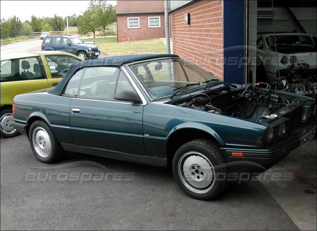 maserati biturbo spider avec inconnu, en préparation pour le démontage #4