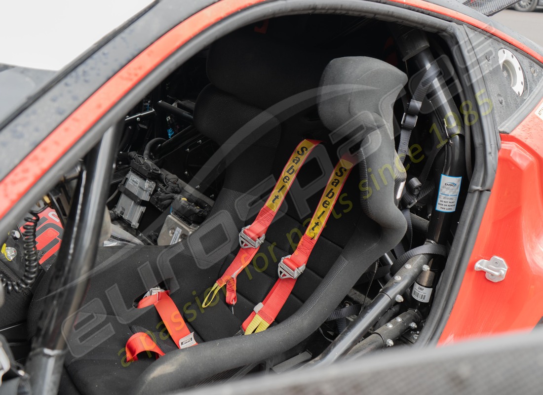 ferrari 488 challenge avec 3900km, en préparation pour le démontage #12