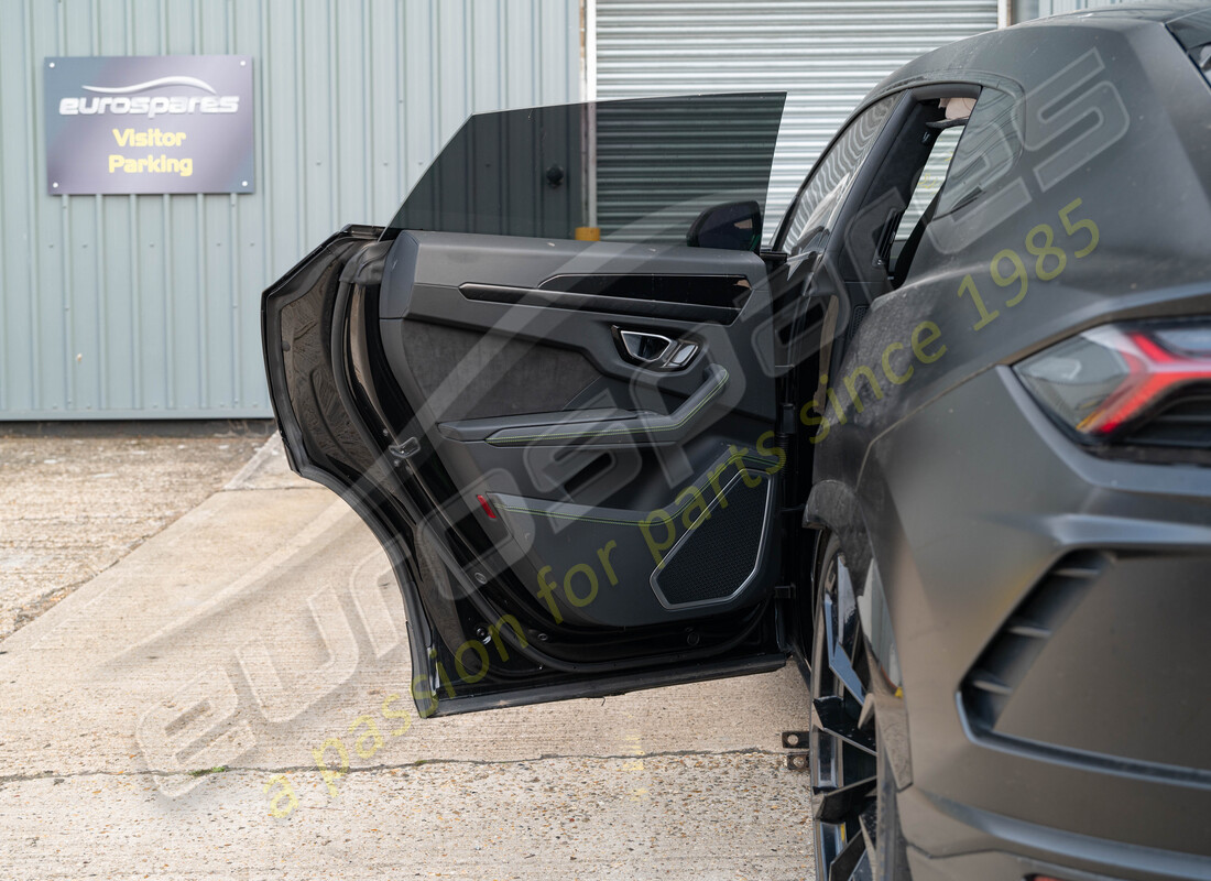 lamborghini urus (2022) avec 11402, en préparation pour le démantèlement #17