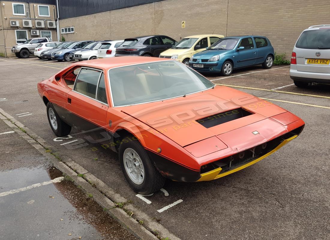 ferrari 308 gt4 dino (1976) avec inconnu, en préparation pour le démontage #7
