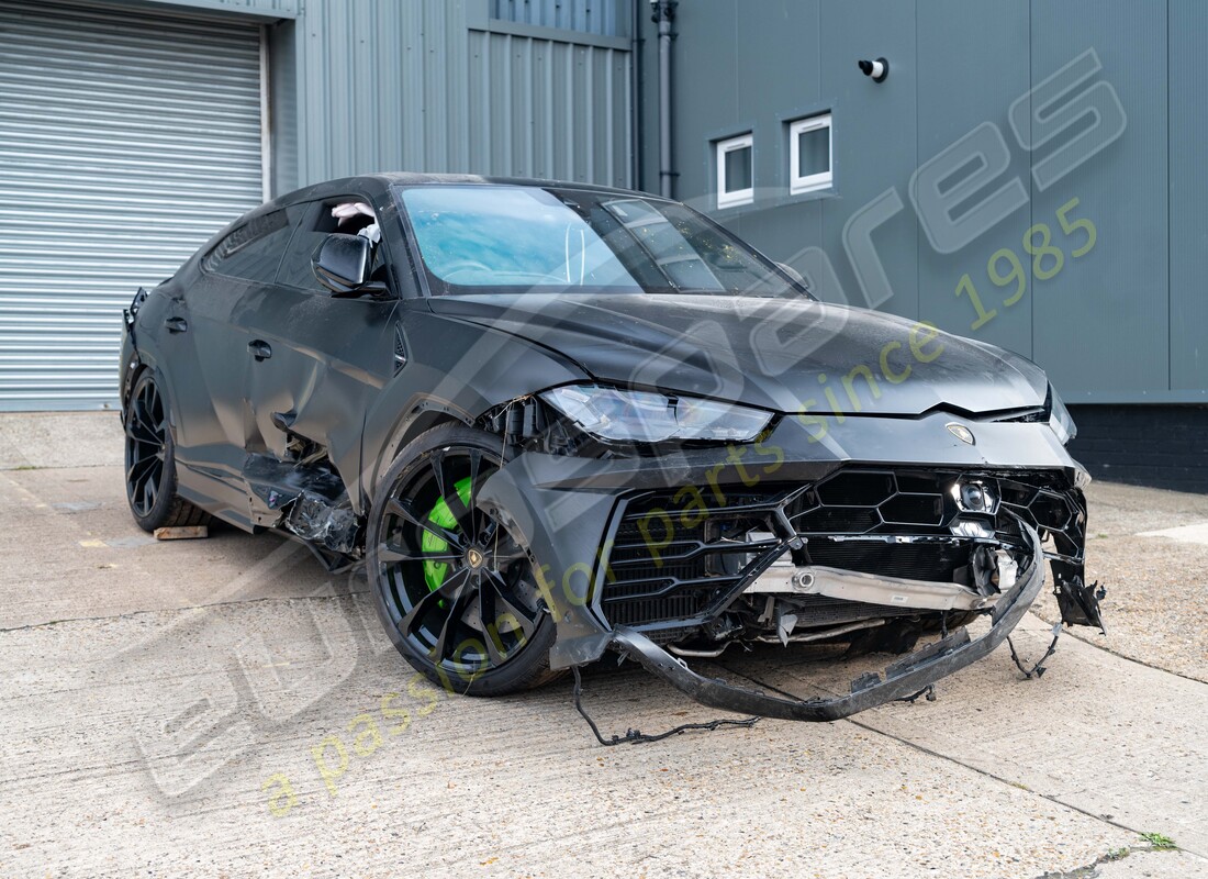 lamborghini urus (2022) avec 11402, en préparation pour le démantèlement #7