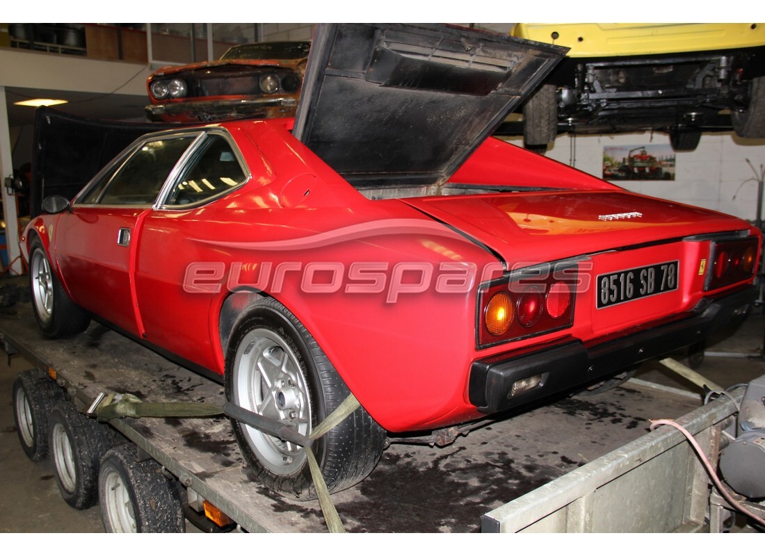 ferrari 308 gt4 dino (1979) avec 76,879 kilomètres, en préparation pour le démantèlement #4
