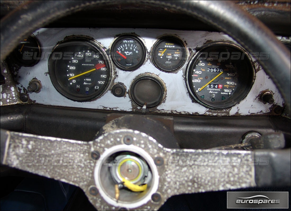 ferrari 308 gt4 dino (1976) avec 26,000 miles, en préparation pour le démontage #8