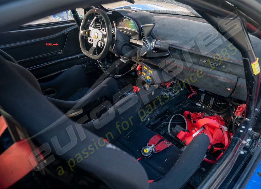 ferrari 458 challenge avec 28080 kms, en préparation pour le démantèlement #11