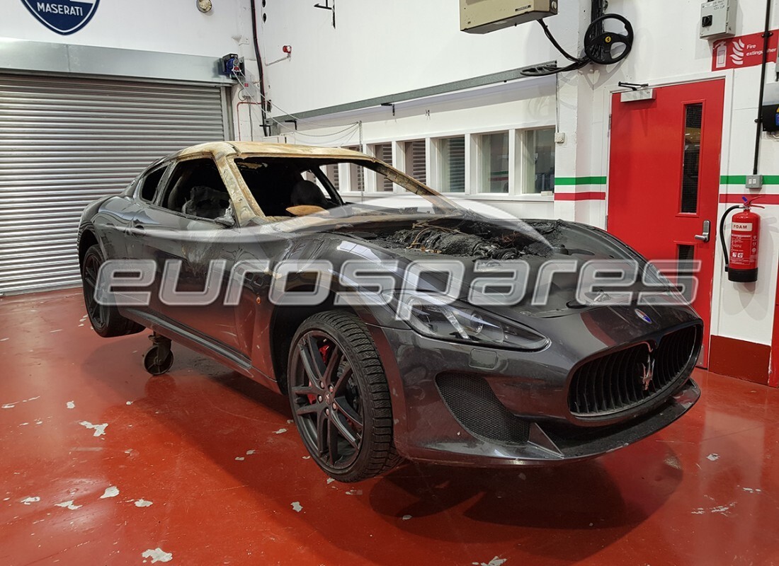 maserati granturismo mc stradale (2011) avec 14,000 kilomètres, en préparation pour le démantèlement #9