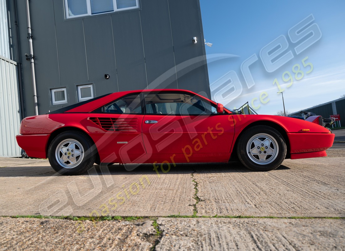 ferrari mondial 3.2 qv (1987) avec 83223, en préparation pour le démontage #6