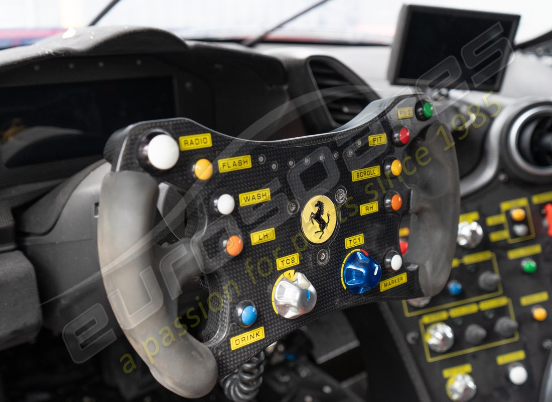 ferrari 488 challenge avec 3900km, en préparation pour le démontage #15